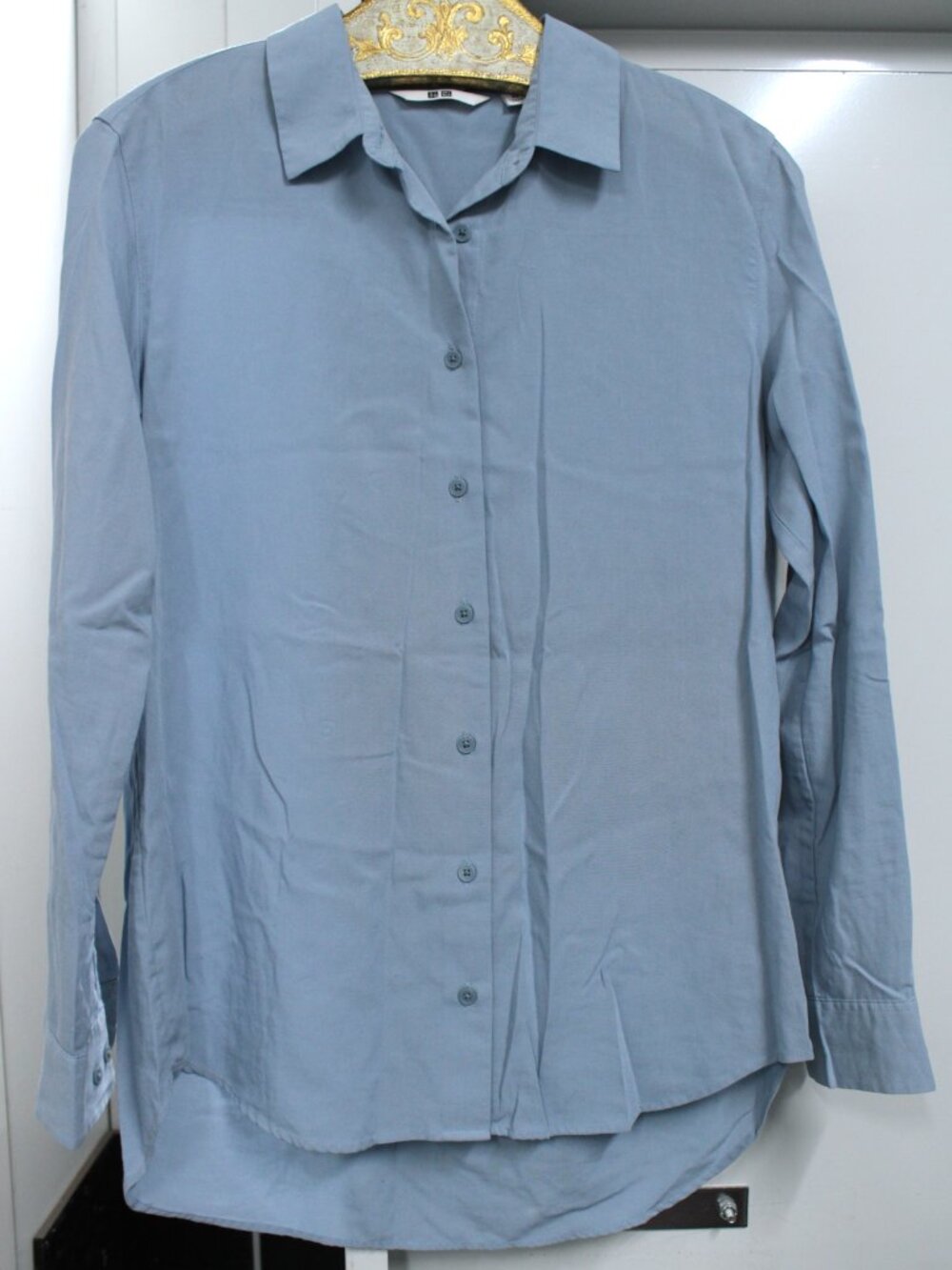 Uniqlo women's pale blue button-up blouse sz XS